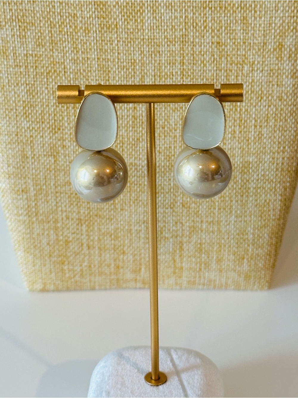 Fashion Jewelry Cream and Gold Drop Earrings